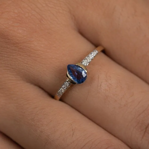 14K Yellow Gold Sapphire Ring