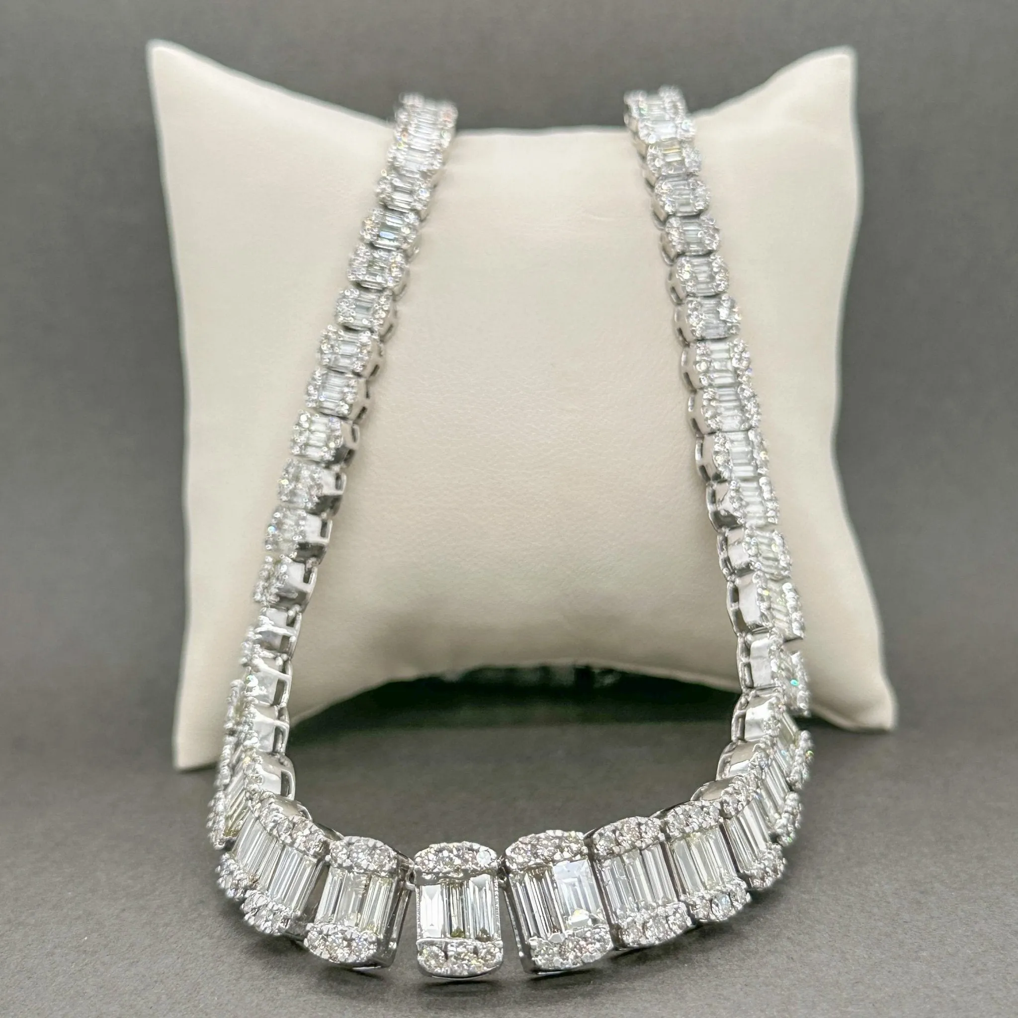 Estate 14K W Gold 22.70ctw G-I/SI1-I1 Diamond Riviere Necklace