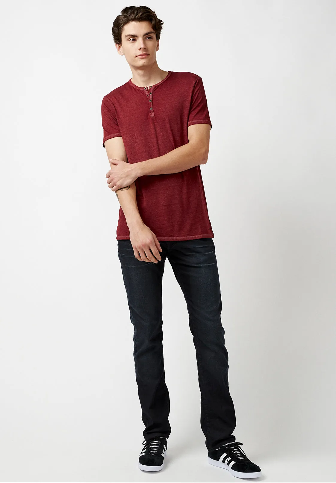 Kasum Buttoned Henley Men's T-Shirt in Dark Red - BM21411